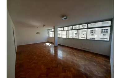 Imagem: O apartamento possui 4 Dormitórios, 4 Banheiros, 1 Vaga na