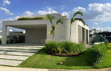 Imagem: A casa em condomínio possui 4 Dormitórios, 5 Banheiros, 4