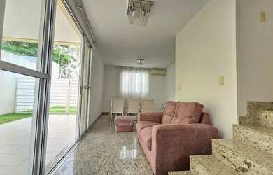 Imagem: A casa em condomínio possui 3 Dormitórios, 4 Banheiros, 2