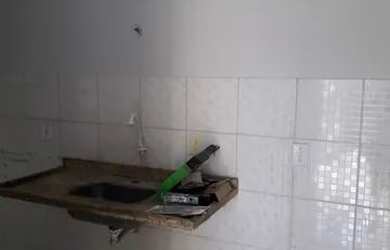 Imagem: A casa possui 2 Dormitórios, 1 Banheiro, 2 Vagas na garagem