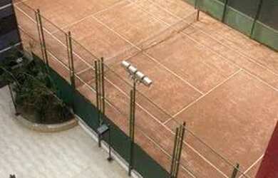 Imagem: O apartamento possui 3 Dormitórios, 1 Banheiro, 2 Vagas na