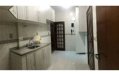 Imagem 7: Imovel Excelente localização, amplo, arejado. 03 quartos 01 suíte ,...