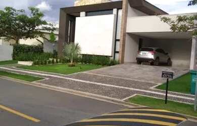 Imagem: A casa em condomínio possui 4 Dormitórios, 5 Banheiros, 4