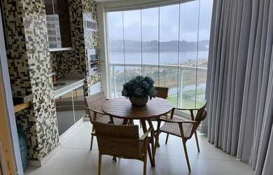 Imagem: O apartamento possui 4 Dormitórios, 3 Banheiros, 3 Vagas na