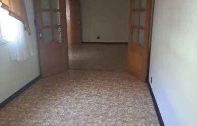 Imagem: A casa possui 3 Dormitórios, 3 Banheiros, 2 Vagas na garagem