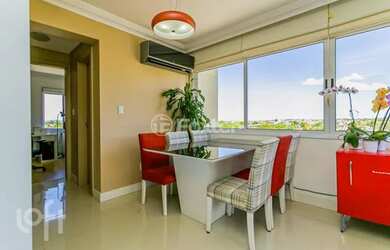 Imagem: O apartamento possui 2 Dormitórios, 2 Banheiros, 2 Vagas na