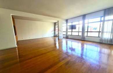 Imagem: O apartamento possui 5 Dormitórios, 3 Banheiros, 2 Vagas na