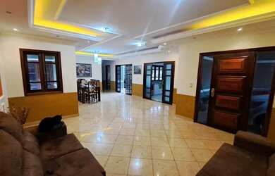 Imagem: A casa em condomínio possui 4 Dormitórios, 4 Banheiros, 3