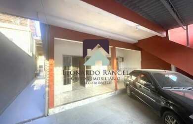 Imagem: A casa possui 2 Dormitórios, 1 Banheiro, 1 Vaga na garagem