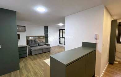 Imagem: O apartamento possui 1 Dormitório, 1 Banheiro, 1 Vaga na garagem