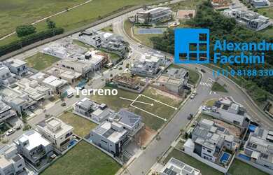 Imagem: O terreno possui 334m² de Área e está localizado em Cyrela