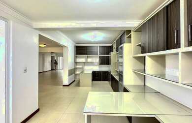 Imagem 15: Apartamento-casa com vista panorâmica, com seus 3 dormitórios, no bairro...