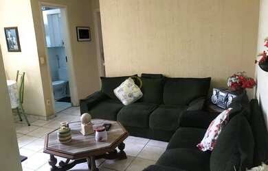 Imagem: O apartamento possui 2 Dormitórios, 1 Banheiro, 1 Vaga na garagem