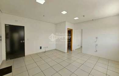 Imagem: O depósito possui 1 Vaga na garagem, 48m² de Área e está