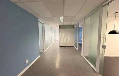 Imagem: O depósito possui 2 Vagas na garagem, 120m² de Área e está