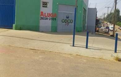 Imagem: O depósito possui 5 Vagas na garagem e está localizado em