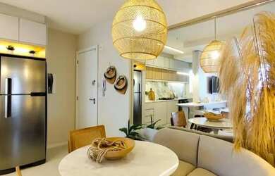 Imagem: O apartamento possui 2 Dormitórios, 1 Banheiro, 1 Vaga na garagem