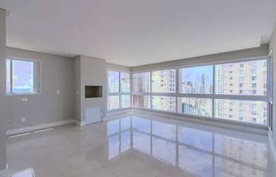 Imagem: O apartamento possui 3 Dormitórios, 3 Banheiros, 4 Vagas na