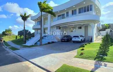 Imagem: A casa em condomínio possui 4 Dormitórios, 1 Banheiro, 5 Vagas