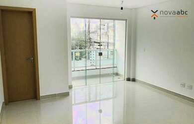 Imagem: A casa possui 3 Dormitórios, 4 Banheiros, 5 Vagas na garagem