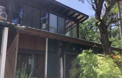 Imagem: A casa possui 2 Dormitórios, 1 Banheiro, 1 Vaga na garagem