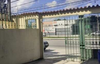 Imagem: O depósito possui 1 Vaga na garagem, 140m² de Área e está