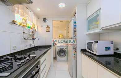 Imagem: O apartamento possui 3 Dormitórios, 1 Banheiro, 2 Vagas na