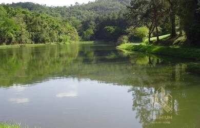 Imagem: O terreno possui 799m² de Área, Imóvel novo e está localizado