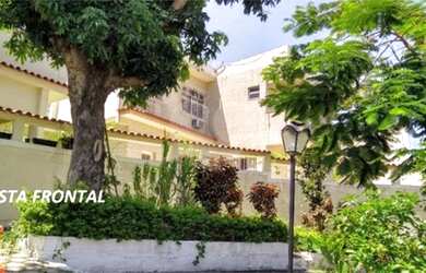 Imagem: A casa em condomínio possui 4 Dormitórios, 3 Banheiros, 2