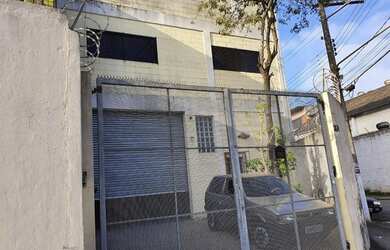 Imagem: O depósito possui 400m² de Área e está localizado em Conceição