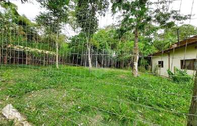 Imagem: O terreno possui 600m² de Área e está localizado em Transurb