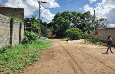 Imagem 12: Lote/Terrenos murados com muito verde ao redor em Matozinhos/MG