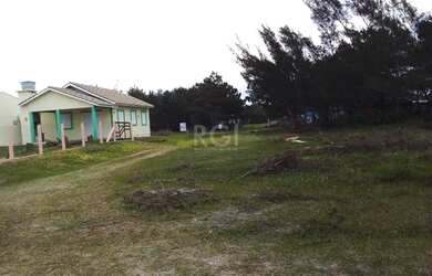 Imagem: O terreno possui 301m² de Área e está localizado em Arroio