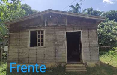 Imagem: A casa possui 2 Dormitórios, 1 Banheiro e está localizado