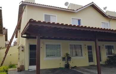 Imagem: A casa possui 2 Dormitórios, 1 Banheiro, 1 Vaga na garagem