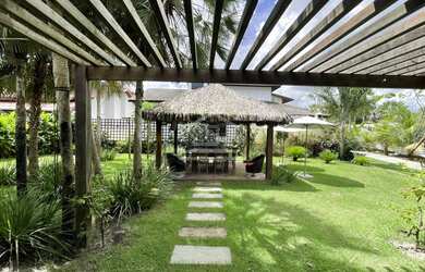 Imagem: A casa em condomínio possui 4 Dormitórios, 5 Banheiros, 2