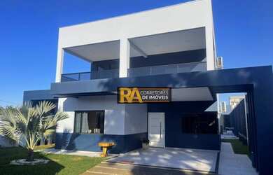 Imagem: A casa possui 2 Dormitórios, 2 Banheiros, 2 Vagas na garagem