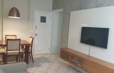 Imagem: O apartamento possui 2 Dormitórios, 2 Banheiros, 1 Vaga na