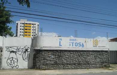 Imagem: A casa possui 3 Dormitórios, 5 Banheiros, 192m² de Área e