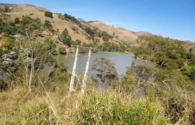 Imagem: O terreno possui 2.101m² de Área e está localizado em Areal