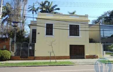 Imagem: O terreno possui 365m² de Área e está localizado em Alto