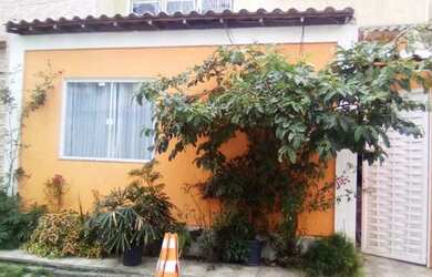 Imagem: A casa em condomínio possui 3 Dormitórios, 3 Banheiros, 100m²