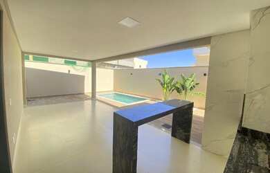 Imagem 13: Belíssima casa no Portal do Sol Green -4 suítes plenas -Valor R$ 2.050.000,00