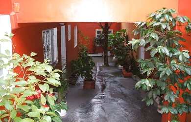 Imagem: O depósito possui 2 Vagas na garagem e 400m² de Área e está