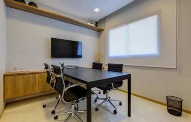 Imagem: O apartamento possui 1 Dormitório, 1 Banheiro, 1 Vaga na garagem