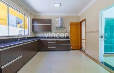 Imagem 9: Sobrado no Jardim Atenas. Piscina, 300m² de Área, 5 Vagas na garageme4...