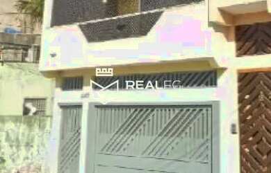 Imagem: A casa possui 2 Dormitórios, 1 Banheiro, 2 Vagas na garagem