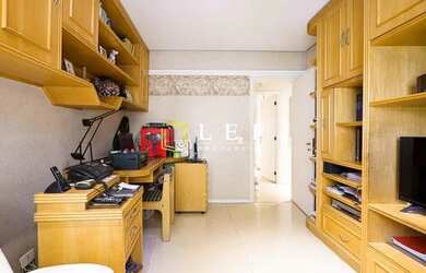 Imagem 15: Apartamento Alto Padrão. 250m² de Área, 3 Vagas na garageme4 Dormitórios