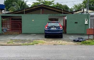 Imagem: A casa possui 2 Dormitórios, 1 Banheiro, 1 Vaga na garagem