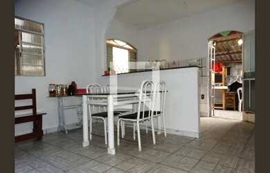 Imagem: A casa possui 3 Dormitórios, 3 Banheiros, 3 Vagas na garagem